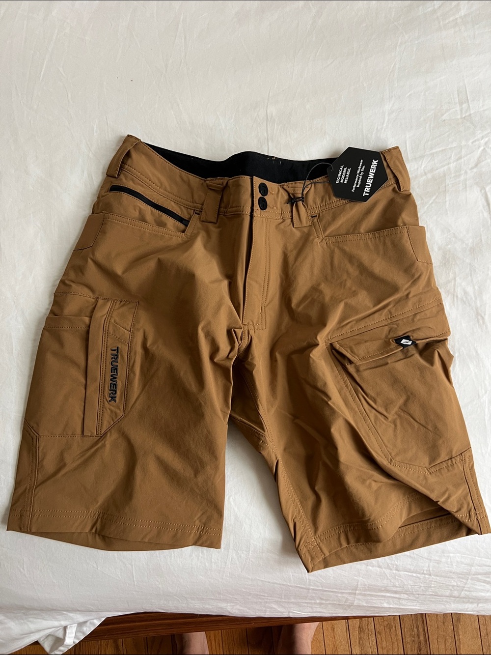 Men’s TRUEWERK shorts in Sand